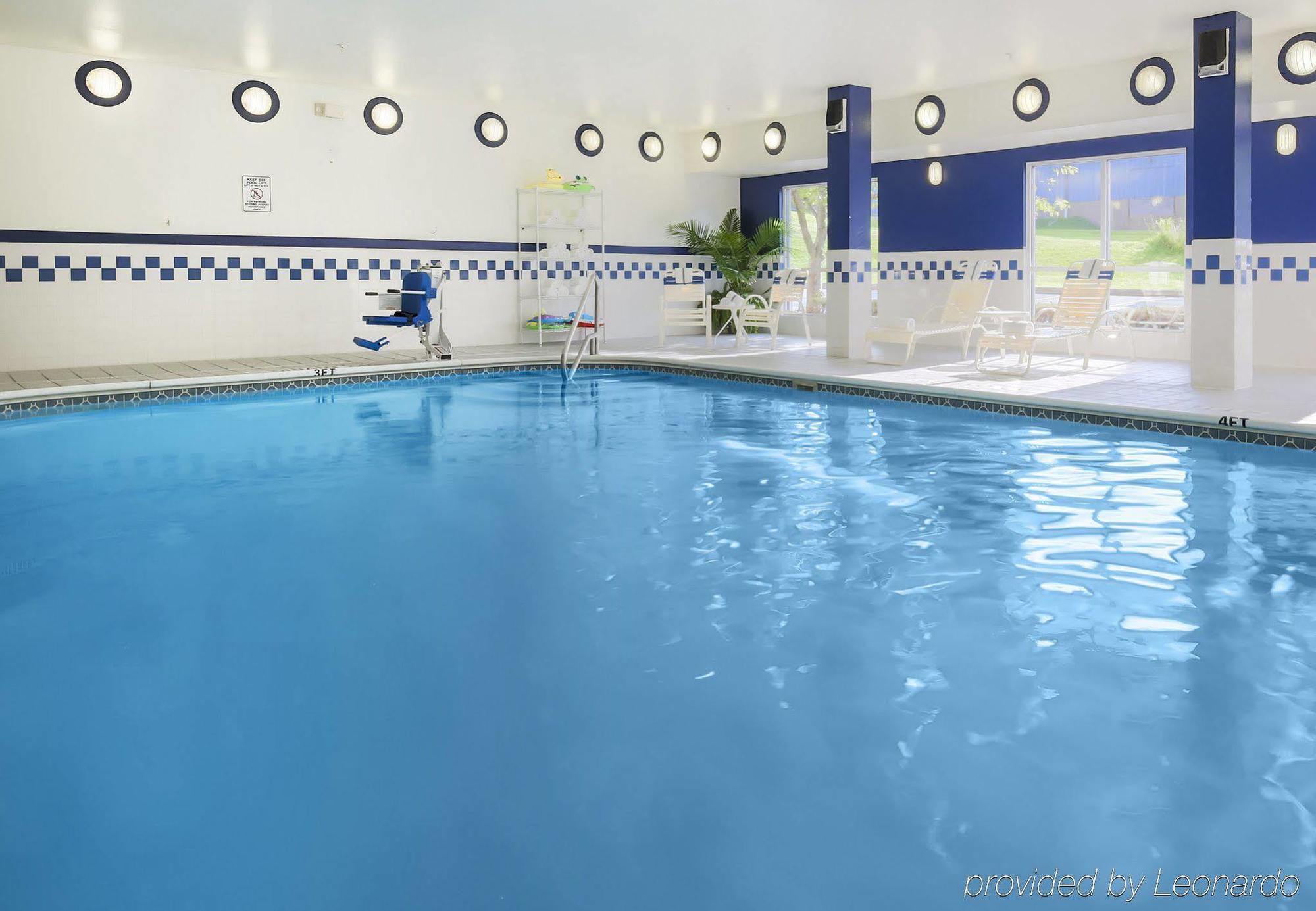 Wingate By Wyndham Uniontown Hotel Exterior foto